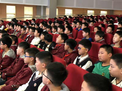 句容实小:为青春护航 做快乐少年