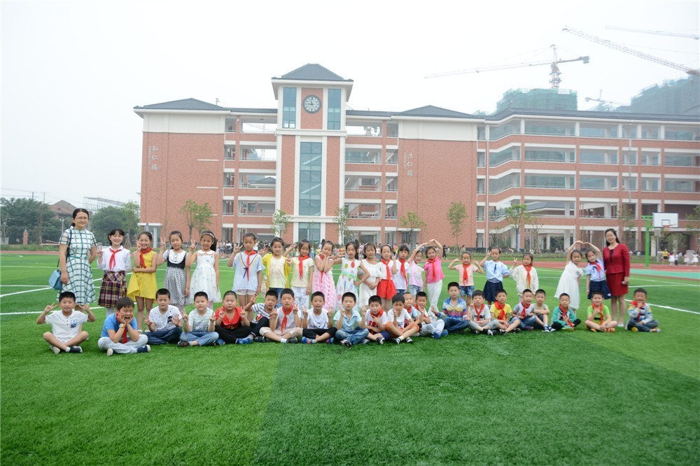 海门市第一实验小学圆满竣工，学生喜看新校园