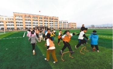 龙城区:落子布局争先手 实验小学教育新篇
