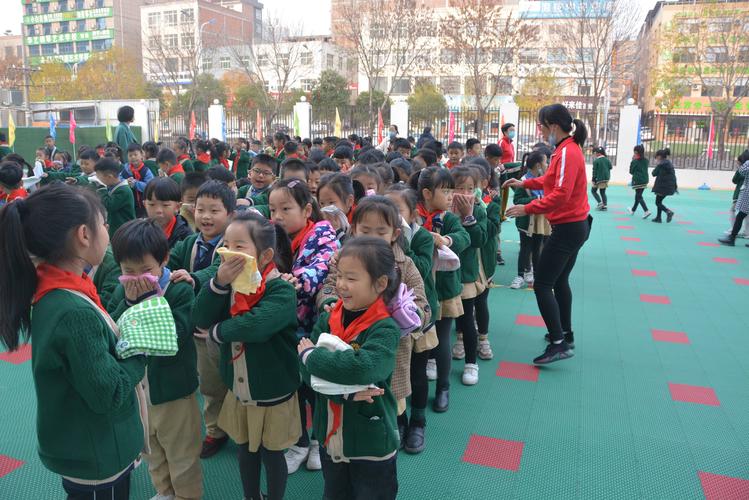 伊川县新区实验小学消防安全疏散演练
